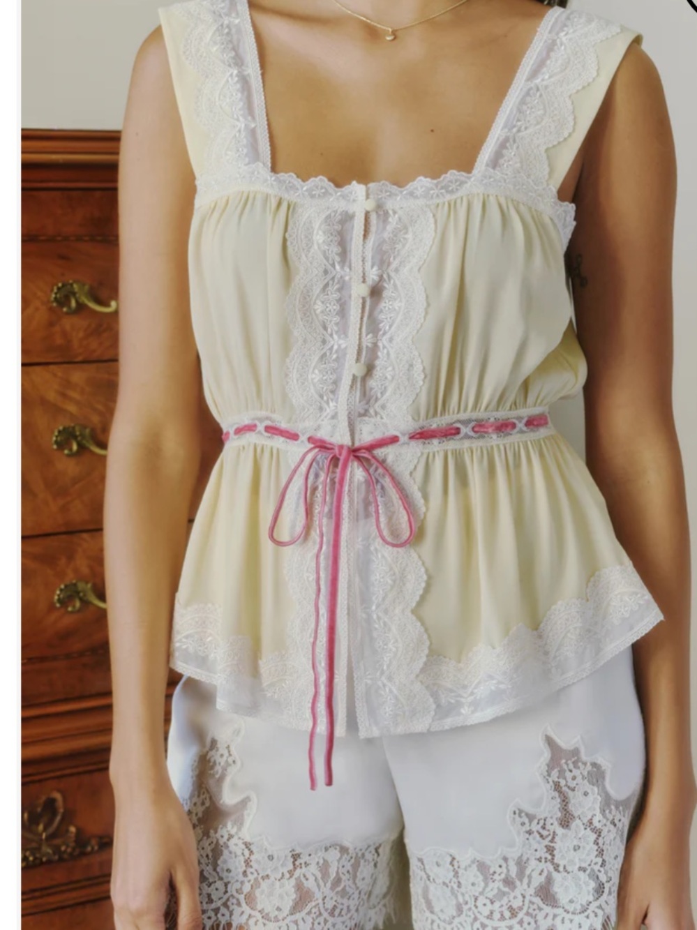 Fewmoda Sorel Cream Lace-Trim Sleep Cami with Pink Waist Tie